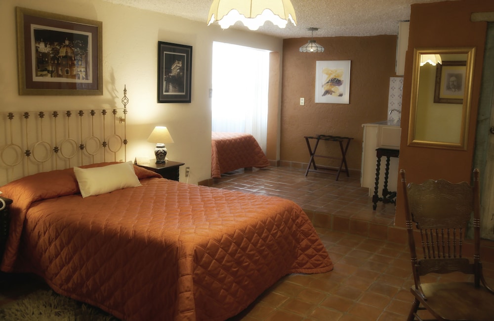 Junior Room - Photo 1