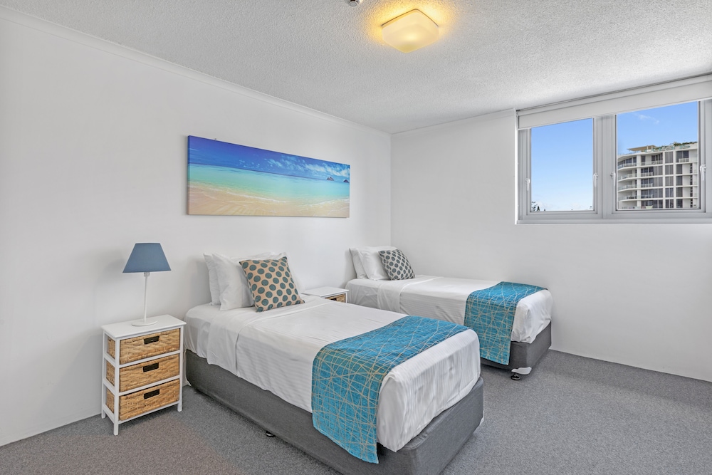 Three Bedroom Ocean View Apartment