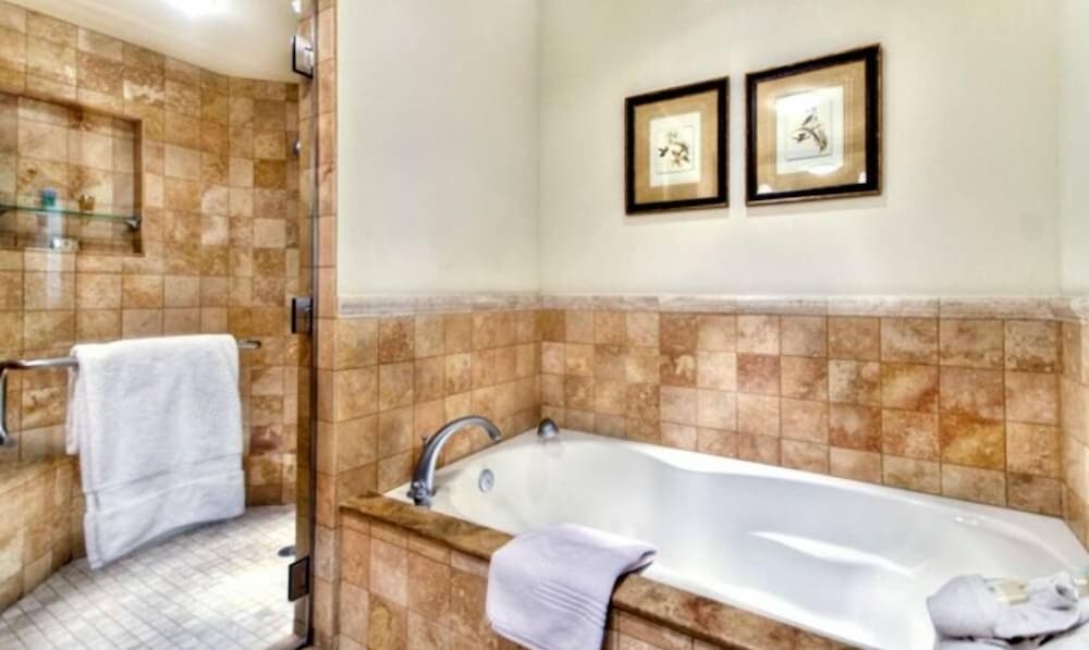 Luxury Villa (Unit 11A) photo 3