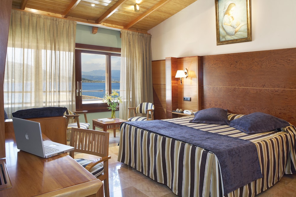 Junior Room, 1 King Bed, Sea View - Photo 1
