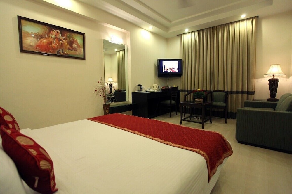 Deluxe Room - Photo 17