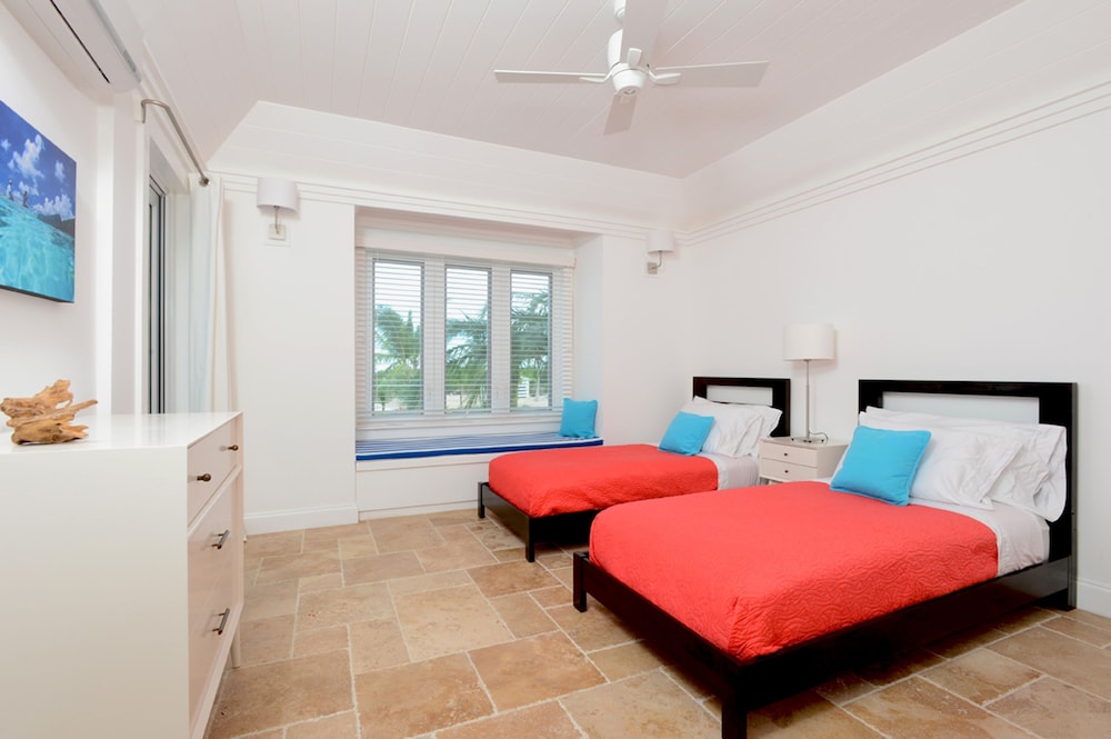 Condo, 2 Bedrooms