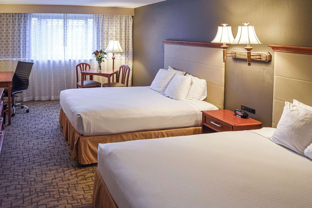 Room (Two Queen Size Beds) - Photo 2