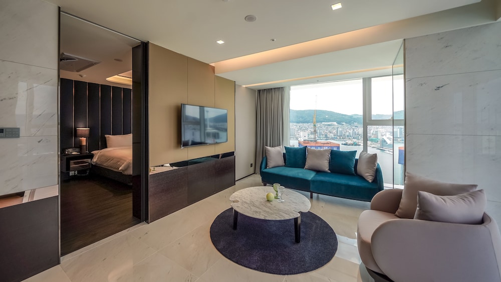 Premium Terrace Suite Ocean (Breakfast For 2) photo 1