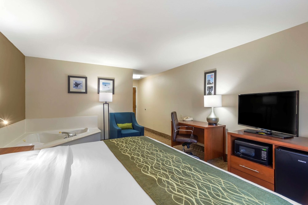 Business Room, 1 King Bed, Non Smoking - Photo 2