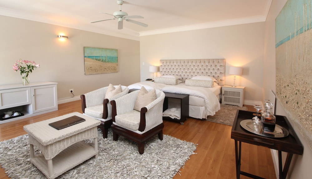 Deluxe Room (Pool) photo 3