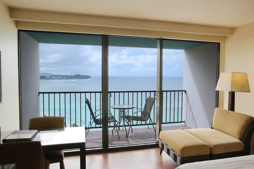 Twin Room Ocean Front (Infinity Tower) photo 3