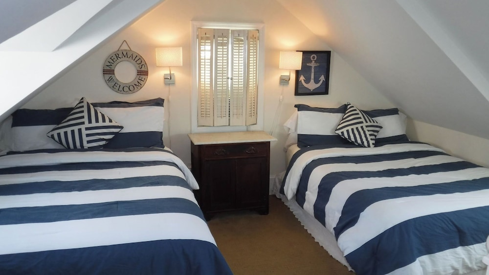 Basic Room, 2 Queen Beds