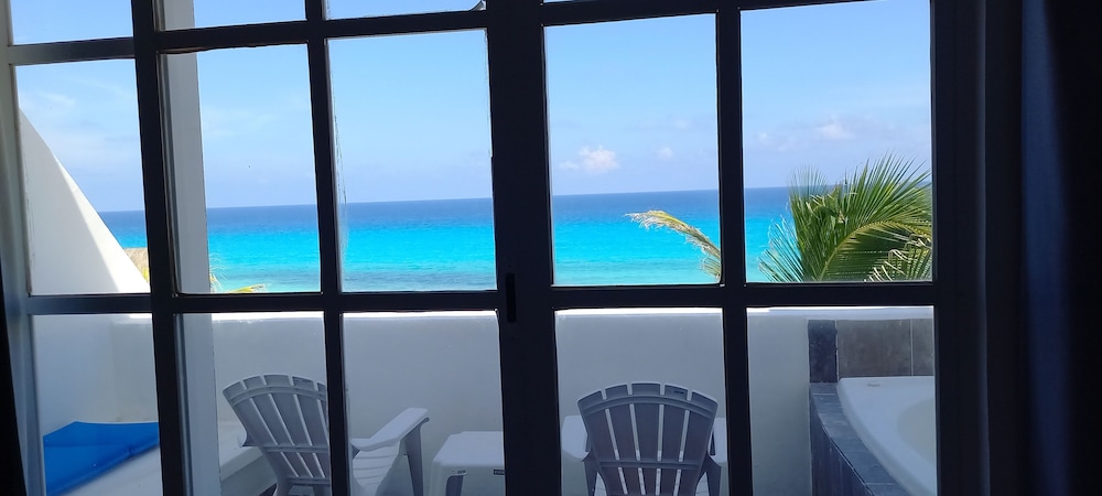 Two Bedroom Ocean View with Pool - Photo 12
