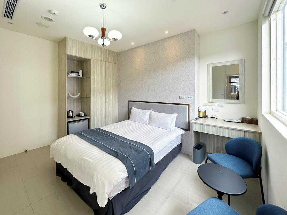 Superior Double Room, City View - Photo 15