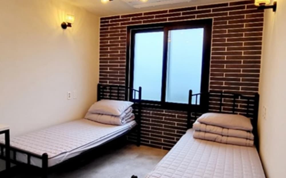 Room (Two Person Twin Bed (Must Attend Hous)