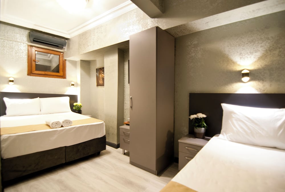 Basic Triple Room photo 1