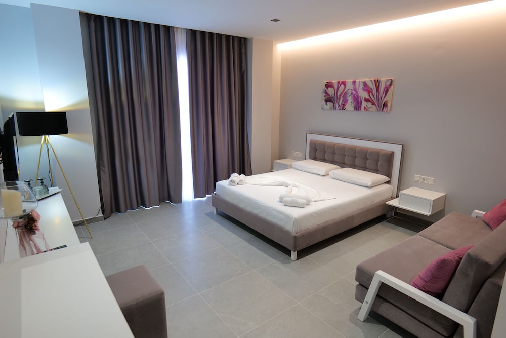 Basic Triple Room