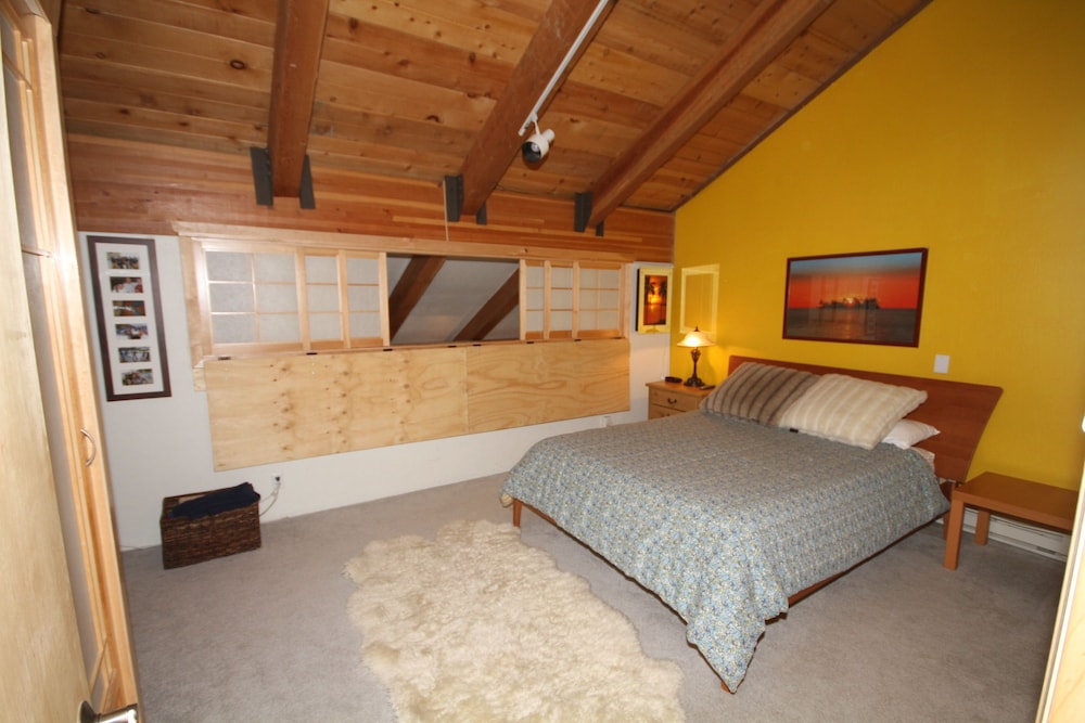 2-Bedroom Condo Near Ski Lifts photo 2