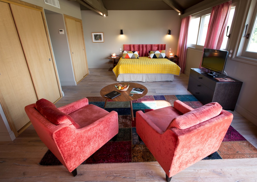Superior Suite, 1 Bedroom, Mountain View, Garden Area photo 2