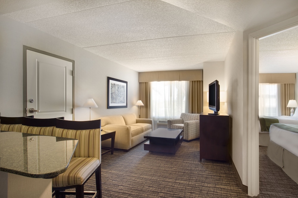 Suite, 1 Bedroom photo 1
