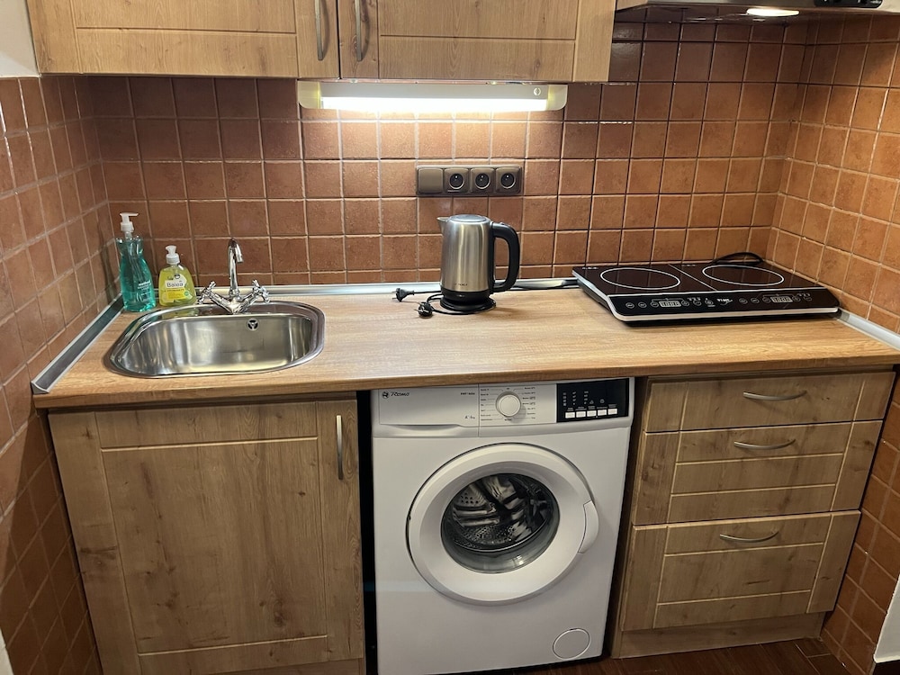Classic Apartment, Kitchenette thumbnail 5