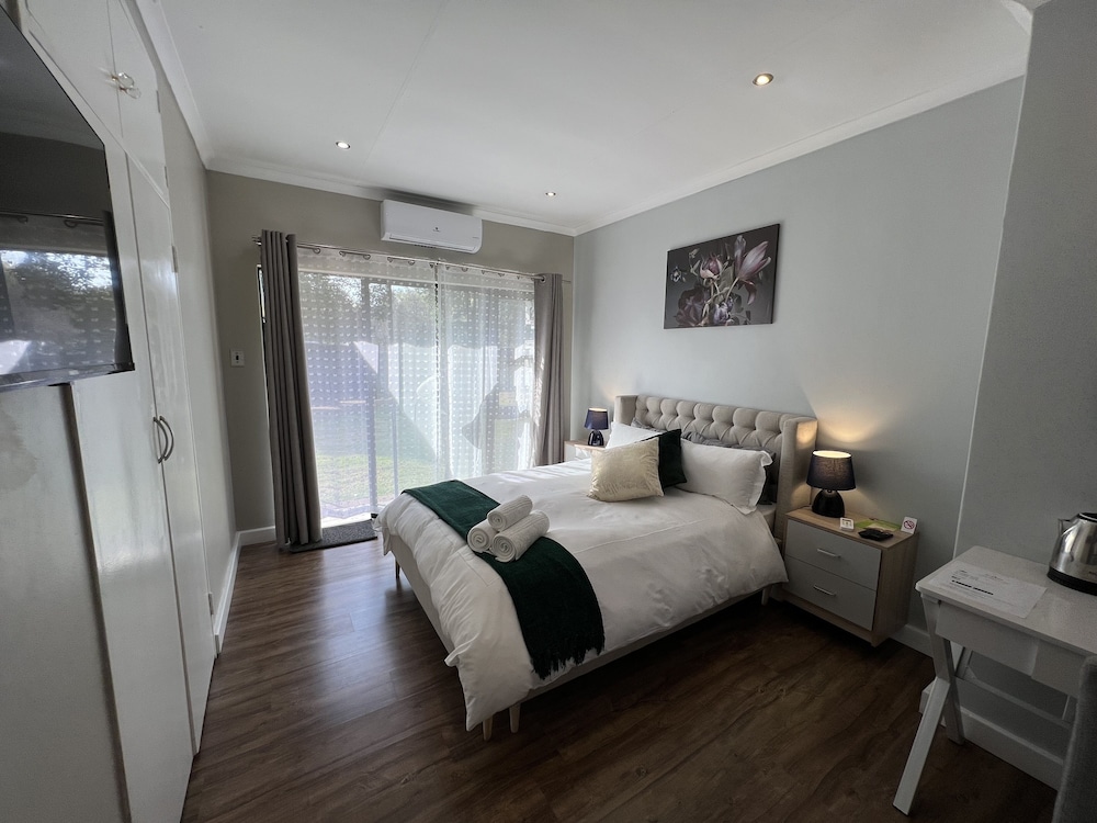 Deluxe Room, 1 Double Bed photo 2