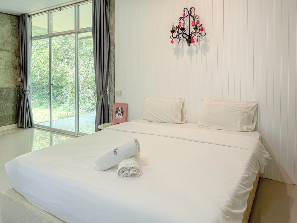 Deluxe Double Room, Garden View photo 3