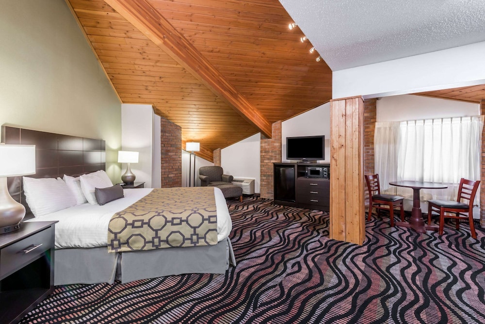 Executive Suite, 1 King Bed, Non Smoking, Hot Tub - Photo 1