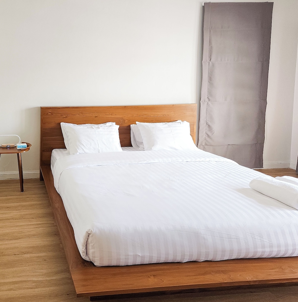 Deluxe Room with Bathtub and Terrace - Photo 1