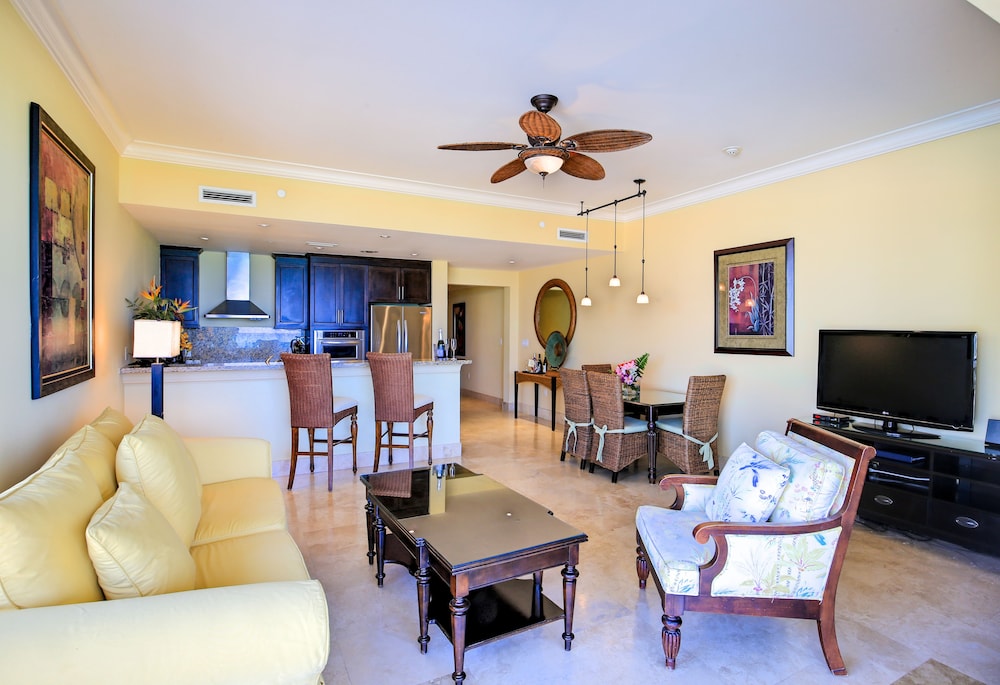 Suite, 2 Bedrooms, Oceanfront - Photo 3