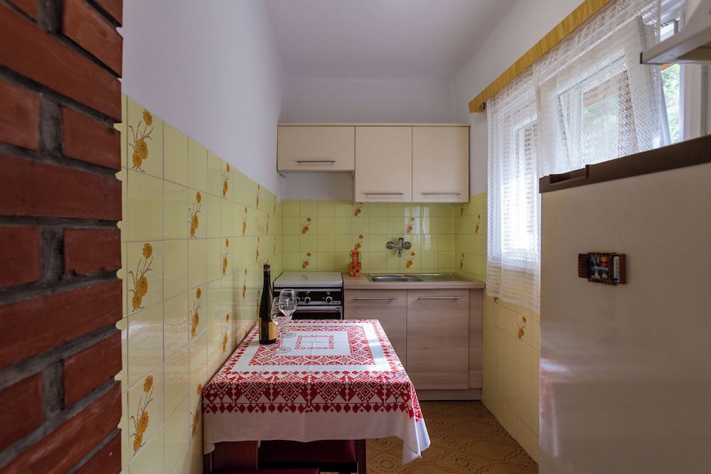 Standard House, Multiple Bedrooms, 2 Bathrooms, Lakeside (House Hortenzia Lake View) photo 3