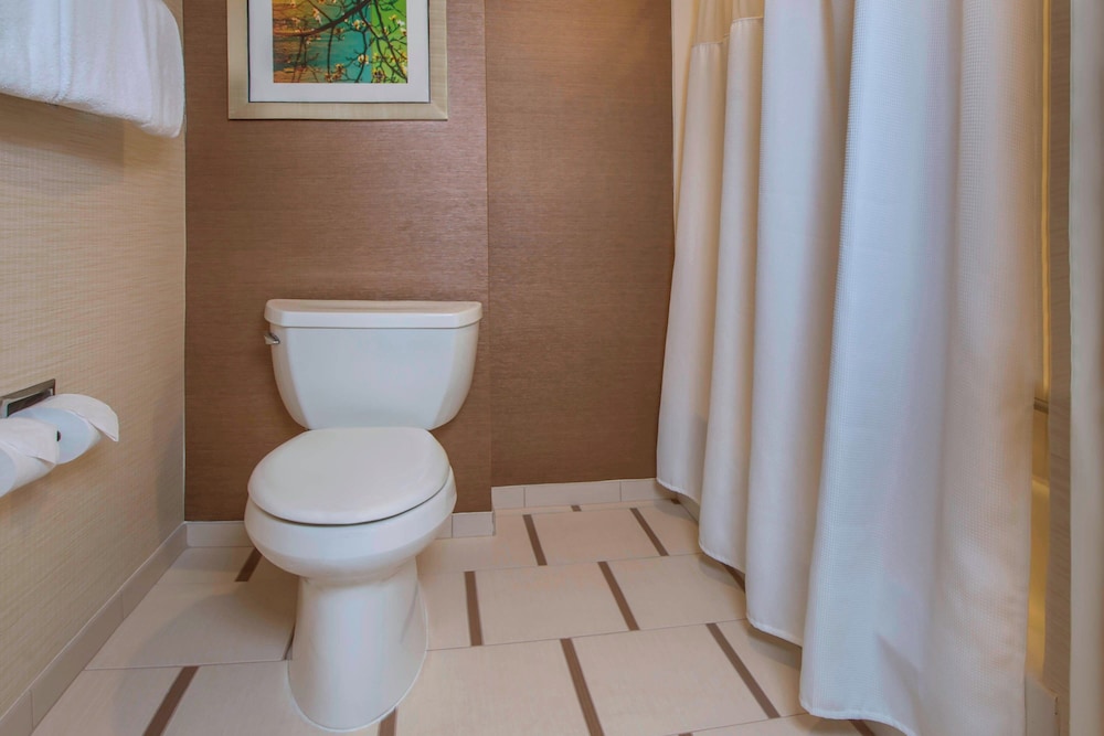 Room, 2 Queen Beds (Hearing Accessible) - Photo 4
