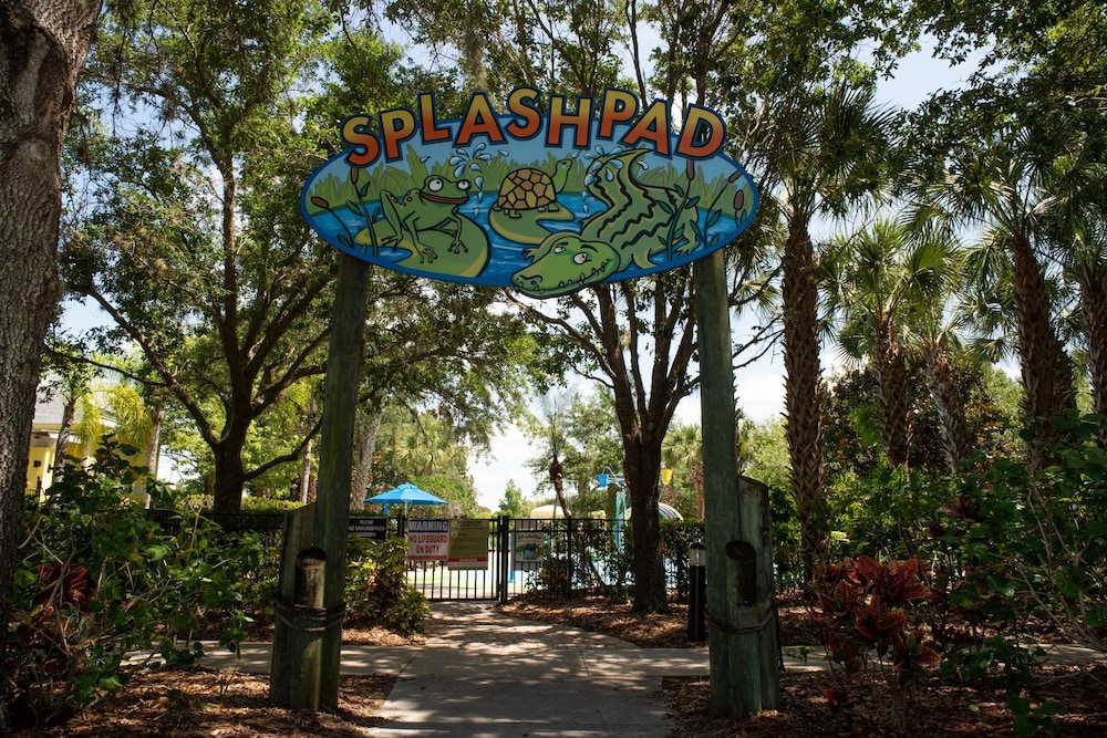 1st level PoolBeach Disney Area, Photo 7