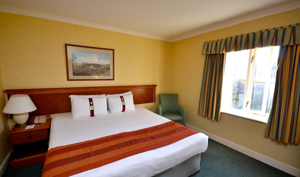 Standard Room, 1 King Bed (Walk-In Shower) - Photo 6