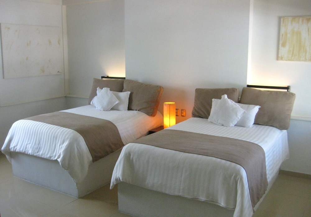 Two Double Beds with Buffet Breakfast, Spa Access and Daily Massage for Couples - Photo 2