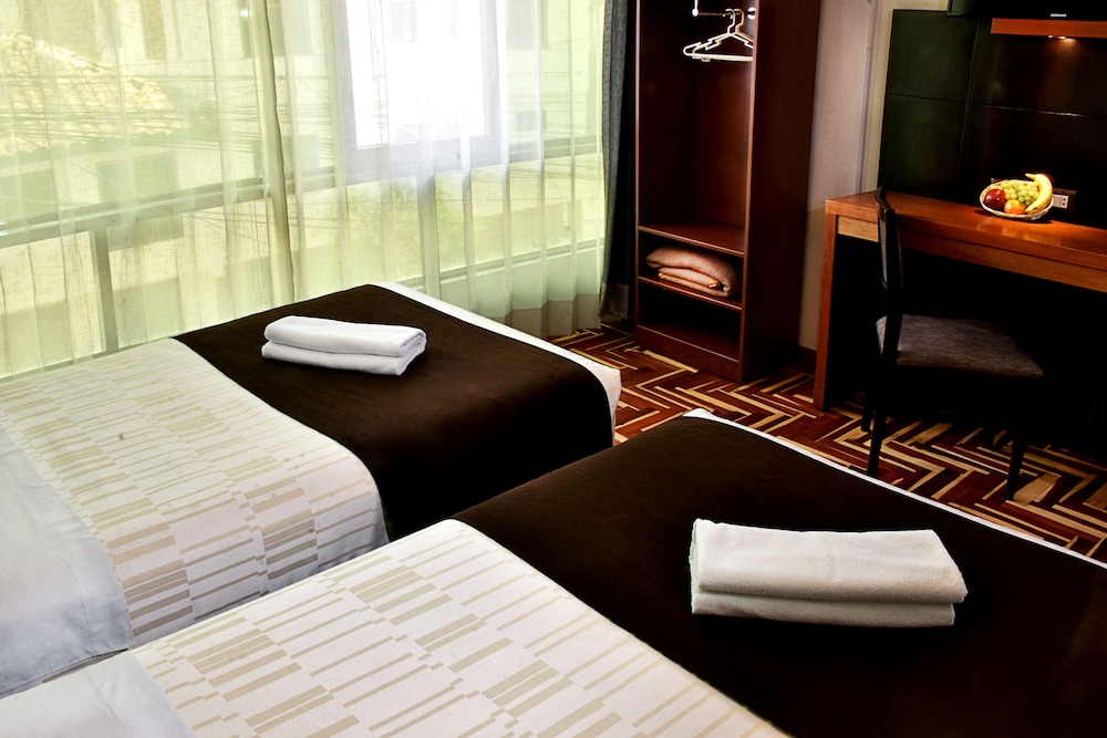 Twin Room, 2 Twin Beds photo 3