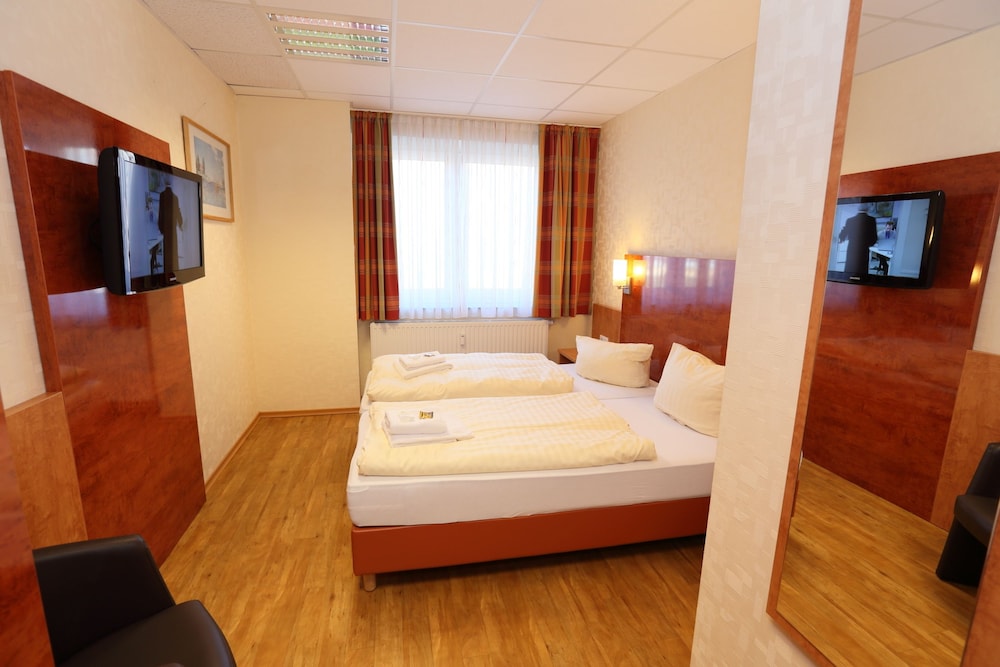 Apartment (2 Adults)
