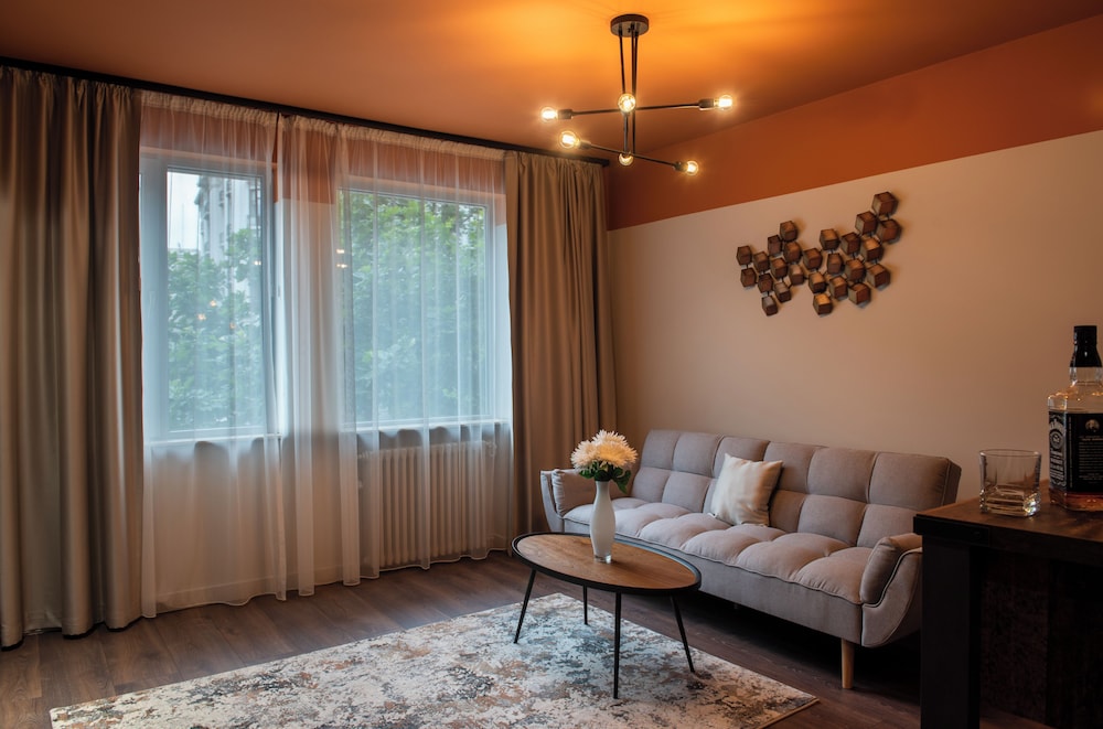 Premium Room - Photo 12