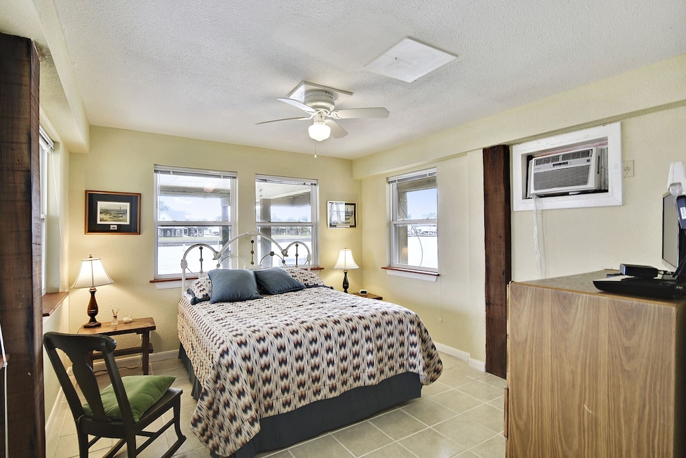 House (2 Bedrooms) photo 2