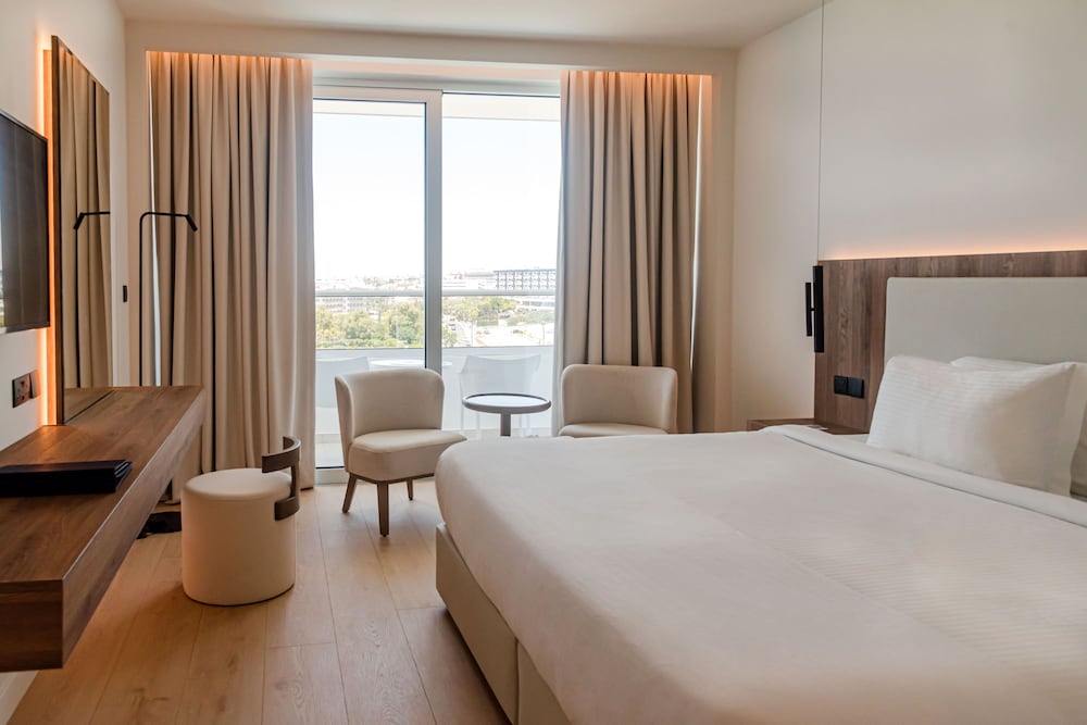 Superior Room, 1 King Bed, City View - Photo 1