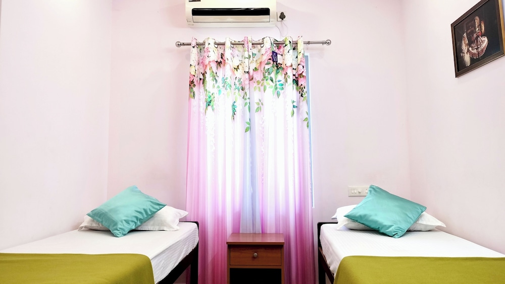 Comfort Double or Twin Room, Balcony, Courtyard View photo 3
