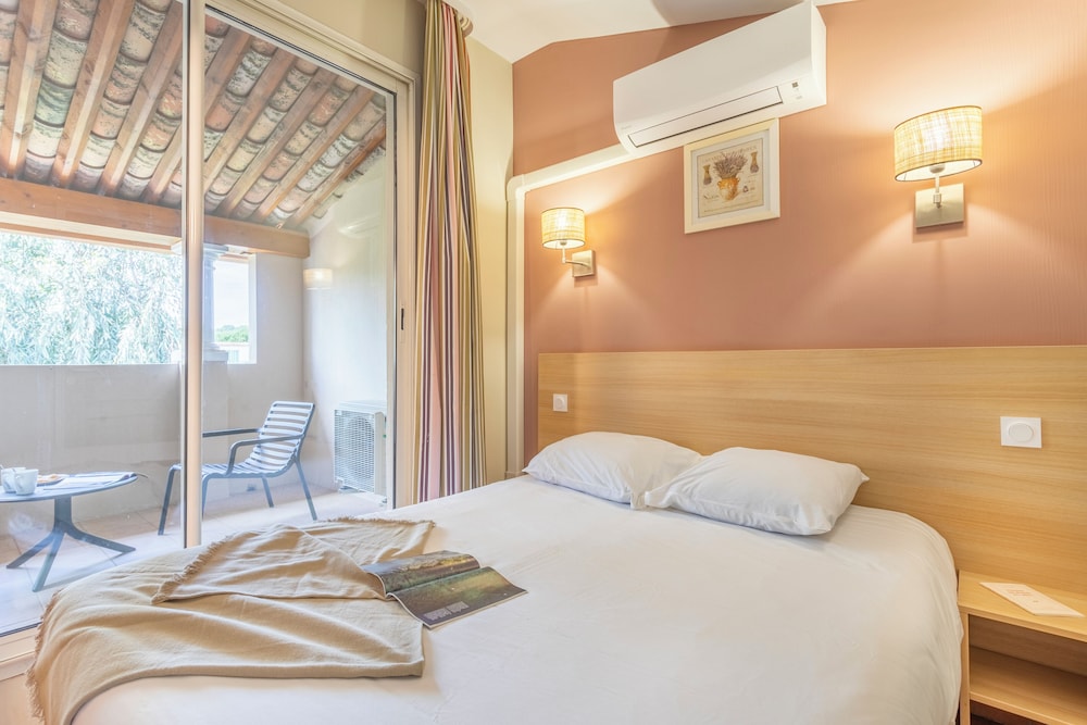 House 8 people - 2 bedrooms + 1 sleeping alcove - Triplex - Terrace - Air conditioned Renovated photo 2