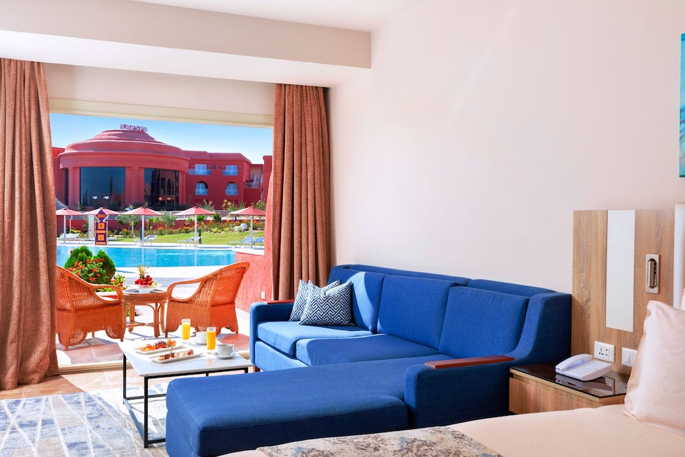 Deluxe Double or Twin Room, Pool View - Photo 1