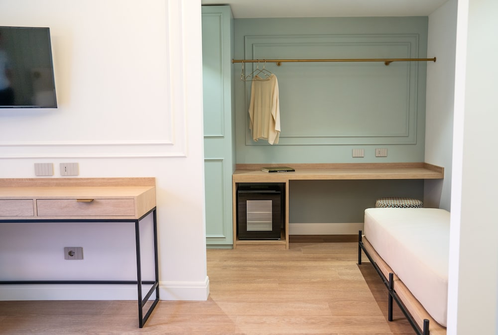 Deluxe Room - Photo 3