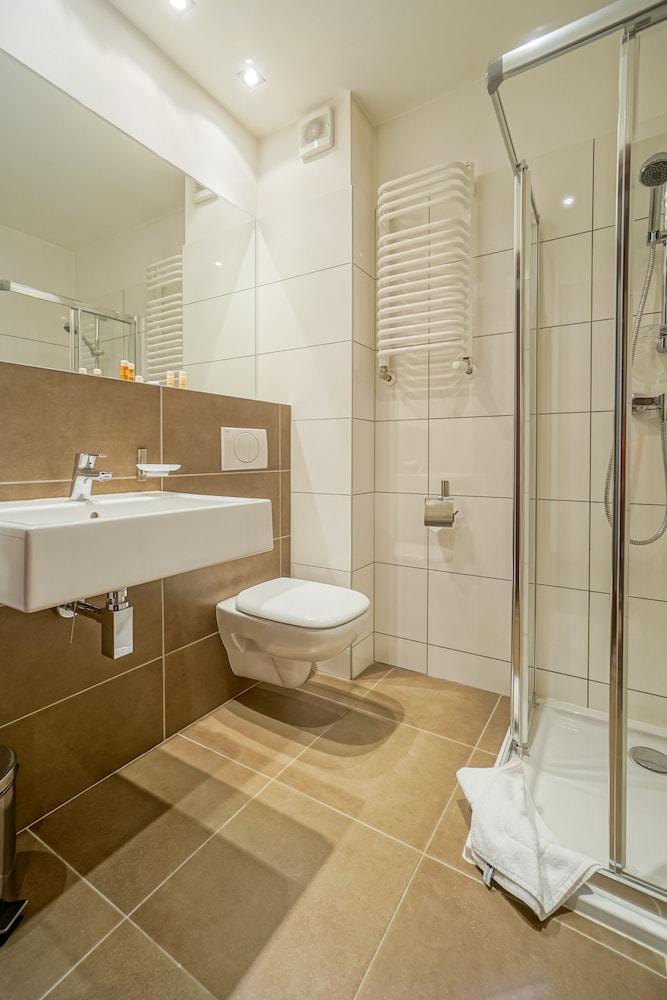 Standard Twin Room - Photo 4