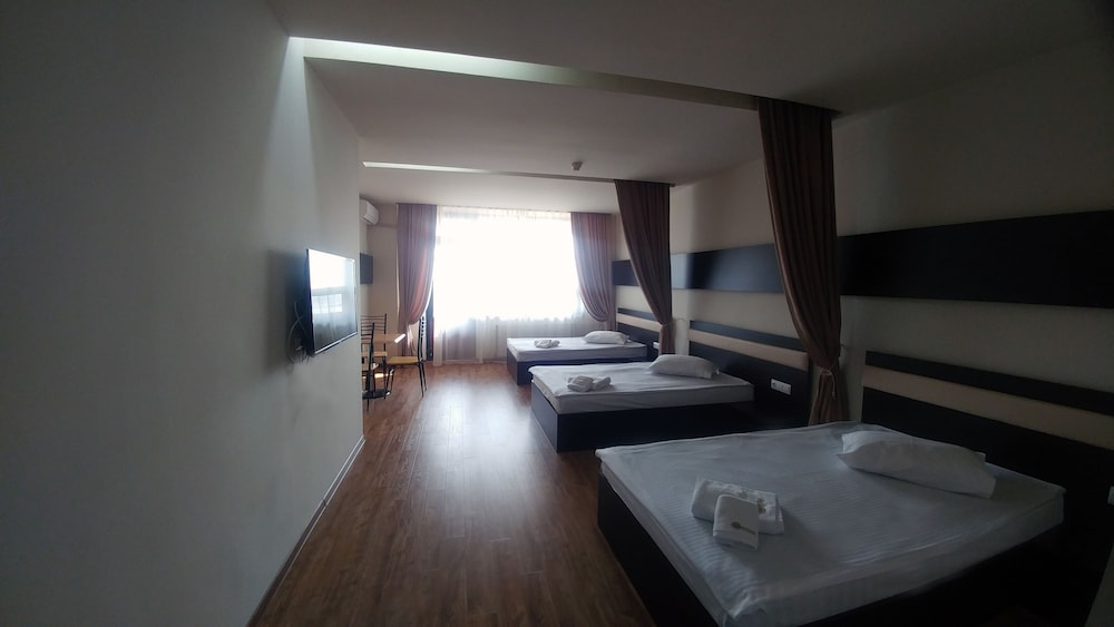 Economy Triple Room