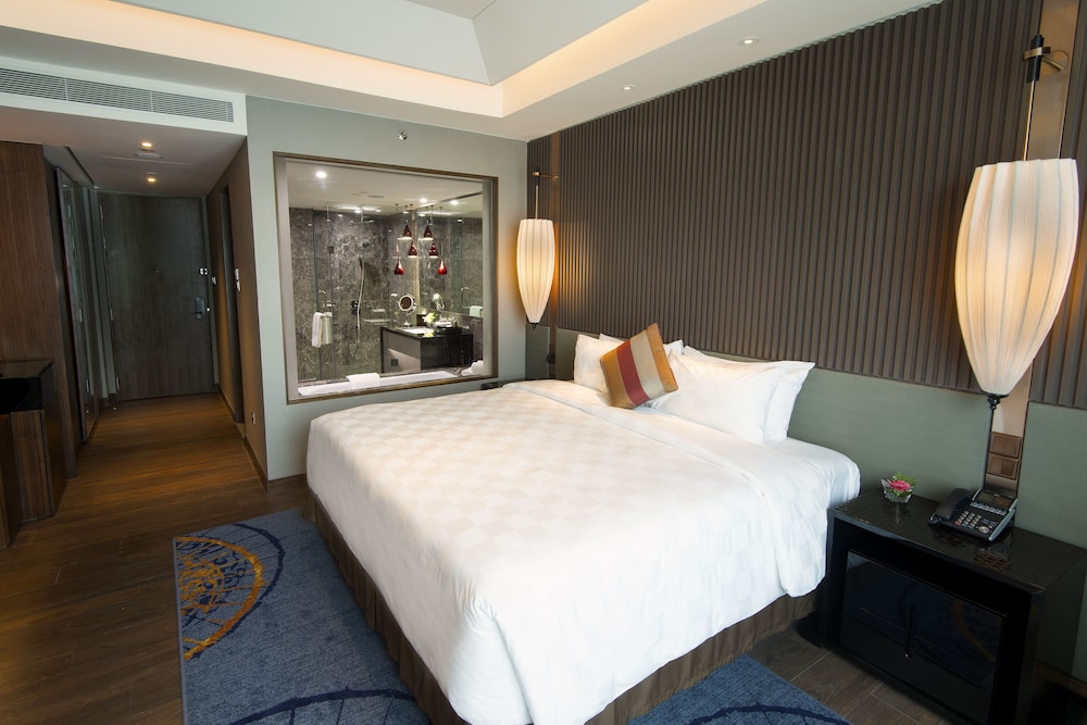 Premier Room, Multiple Beds - Photo 1