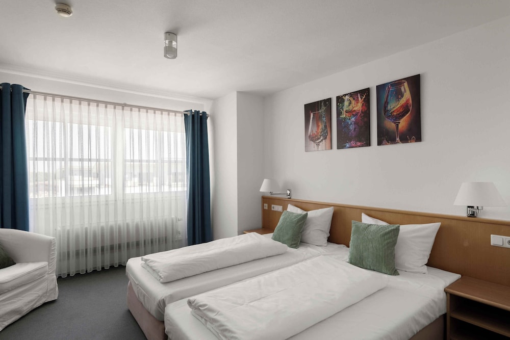 Classic Double Room, Garden View photo 3