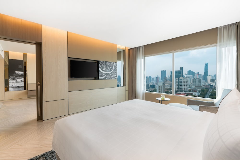 Executive Suite, 1 King Bed, Club Lounge Access (Free Breakfast for 1 person) photo 1