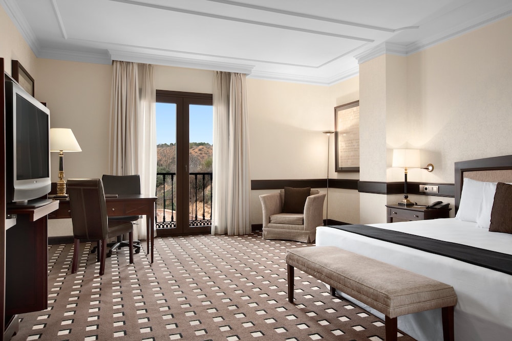 Double Room (Romantic Package) - Photo 3