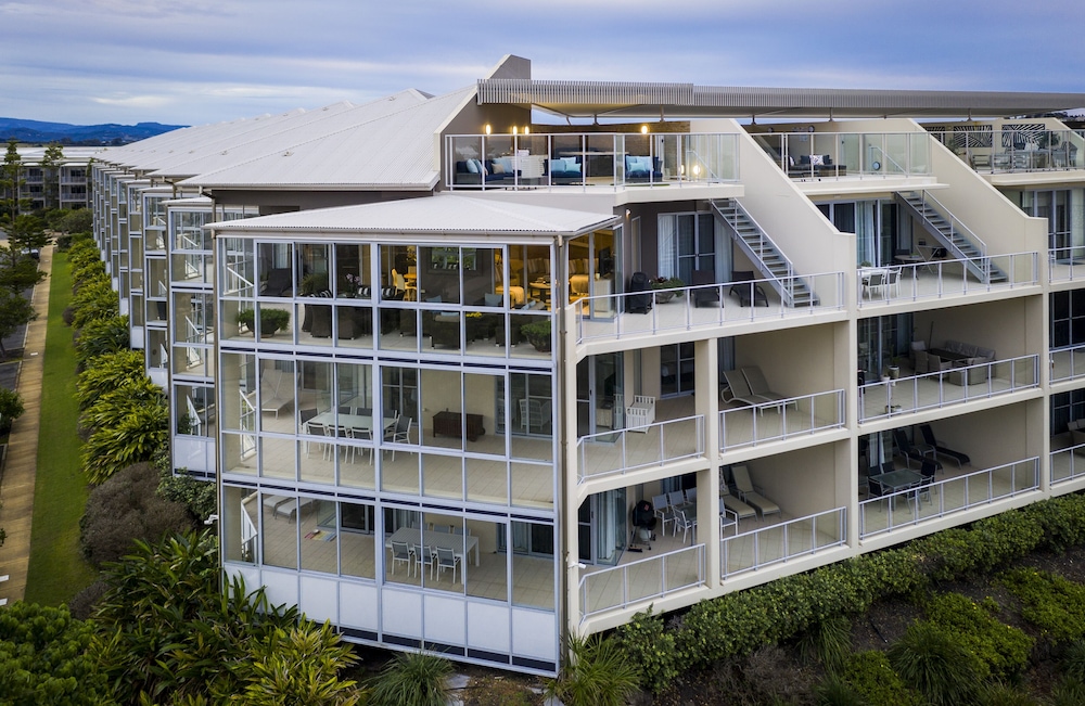 Luxury Penthouse, 3 Bedrooms, Hot Tub, Ocean View photo 3