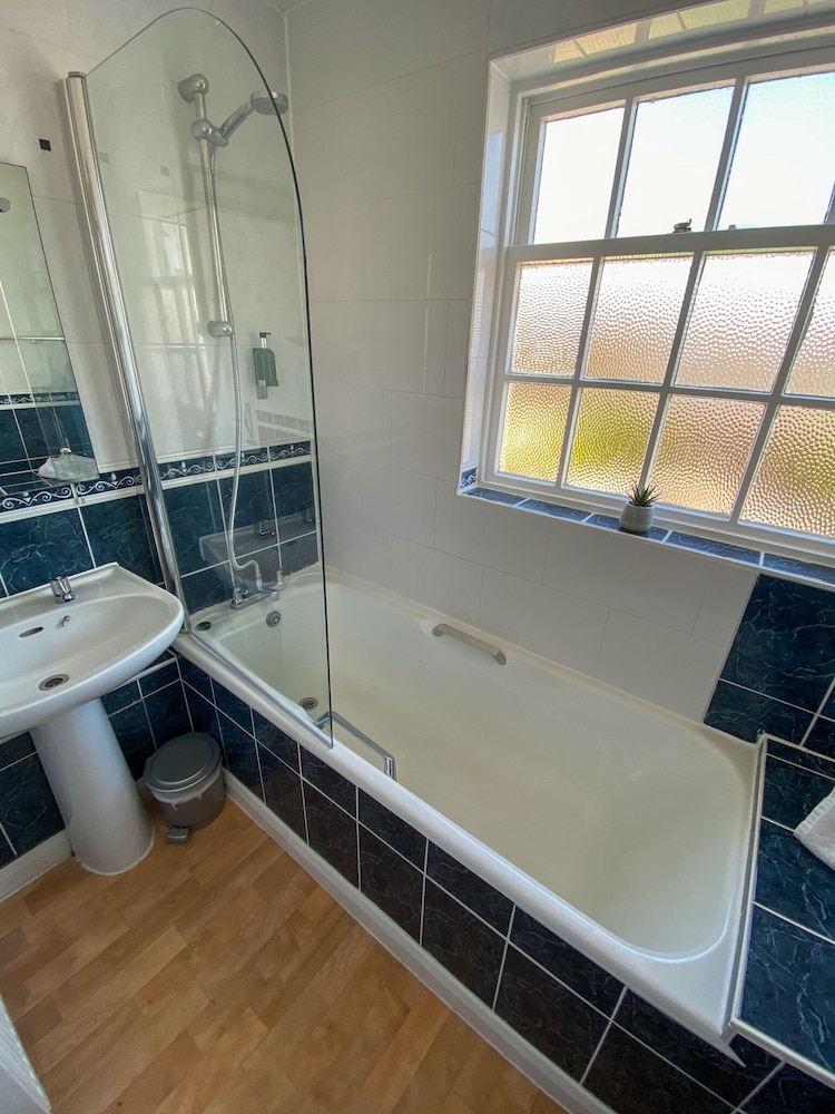 Double Room, Shared Bathroom (Room With Extra Bed ) photo 3