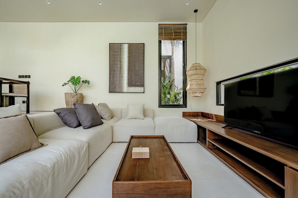 Luxury Villa, Pool View photo 3
