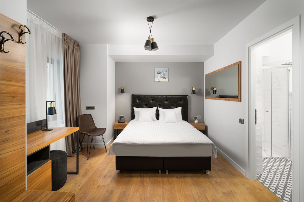 Junior Studio Suite
